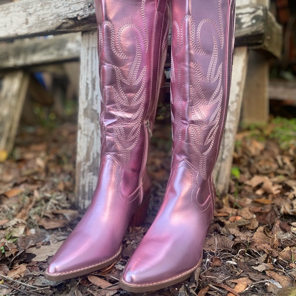 Metallic Pink Cowboy Boots - Picture 5 of 13